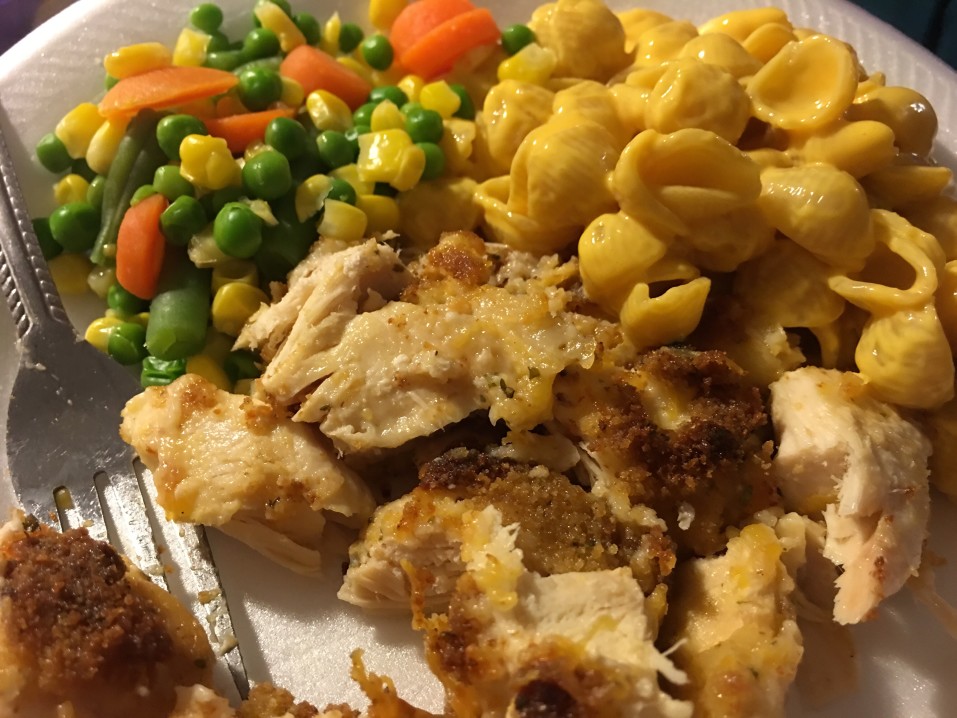 homemade-mac-cheese-steamed-veggies-ranch-baked-chicken_t20_eoPdVo